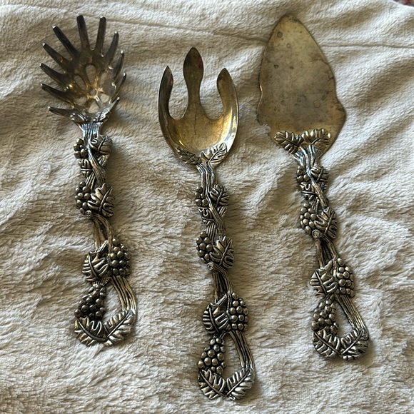 Set of 3 Vintage Silver Plate Vineyard Grape Leaves Salad Set / Spoon Fork Cake. - Picture 1 of 15